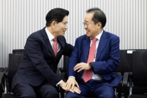 김문수로 모이는 친윤…한동훈 “당권이 중요한 사람들 있어”