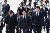 김문수, 3·15 민주묘지 참배…&quot;민주주의 지켜달라&quot;