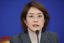 'KBS 아나운서 출신' 고민정, 이준석 '젓가락' 발언 비난…&quot;갈라치기 정치, 혐오의 배설로 마무리&quot;
