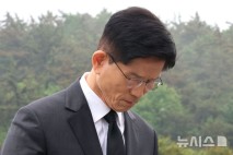 김문수, 김주열 열사 묘역 참배…"민주주의 지켜주소서"