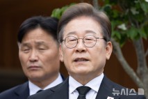 이재명, 盧 묘역 참배 후 文과 오찬…정통성 부각하며 지지층 결집(종합)