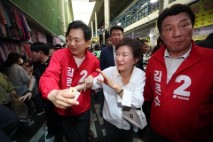 박근혜 전 대통령, 대선 사흘 앞두고 대구 서문시장 방문