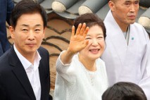 박근혜 전 대통령, 범어사 정오스님 예방 