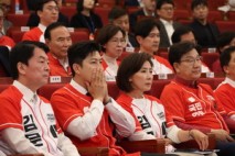 [대선 출구조사] 국민의힘, 침묵 속 한숨…