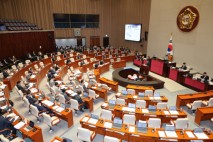 국힘, '추경 심사' 예결위 퇴장…
