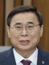 이종석 인사청문 보고서 채택… 李정부 처음