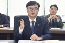 기재차관 "추경 국회 의결되면 빠른 속도로 집행되도록 목표 설정"