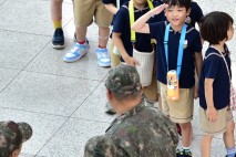 6·25전쟁 75주년…나라 지키는 군인 아저씨께 “충성”