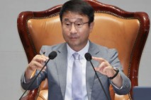추경안 두고 與 “긴급 수혈 조치” 野 “이재명 당선축하금”