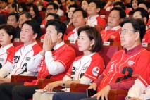 국민의힘 상황실 한숨 새어나와…“상당히 큰 차이 충격”