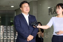 윤호중 “군림·통제 아닌 국민과 동행하는 정부될 것”