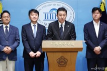 민주당, 원내부대표단 16명 구성…비서실장 이기헌 임명