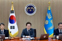 이 대통령 위기극복능력 첫 시험대