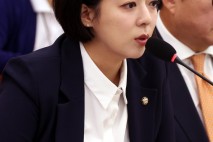배현진, '한국형 쿠건법' 발의…"미성년 연예인 소득 보호"