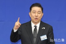 與 새 원내대표에 김병기…국정원 인사처장 출신[프로필]