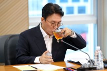 與, 檢 김민석 '재산 축소' 의혹 수사 착수에 "태도 주시할 것"
