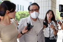 건진법사, 김건희 질문 '묵묵부답'…檢, 사기죄 공소 추가신청(종합)