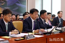 박상우 국토장관 "가덕도 신공항 사업 이탈한 현대건설 페널티 검토"