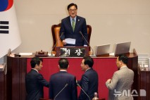 與, 상임위원장 선출 비판 野에 "발목잡을 권리 주는 건 협치 아냐"
