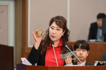 거제시의회 정명희 의원 시정질문, 행정타운 조성사업 강도 높게 비판