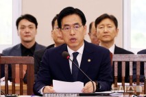 행안차관 "경찰국 폐지…소비쿠폰 7월 지급 준비 중, 현금 아냐"(종합)