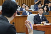 김민석, 6억 출처에 
