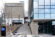 연기의 본질 되묻고 보여준 연극  '파랑새'