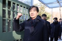 조국, 李대통령에 ‘옥중서신’…”개혁 위해선 ‘친윤 정치검사’ 엄중 문책해야”