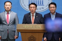 국힘 “법사위원장 주면 외통·국방·정보위원장 민주당에 넘길 수 있다”
