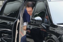 尹, 경찰 조사 3번 불응…與 “국민 곁에서 격리해야”