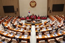 여야, 추경안 둘러싸고 '빚 타령' vs '서민 처방' 공방