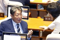 이춘석 국회 법사위원장 “국민이 바라보는 사법 체계 붕괴됐다”
