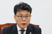 진성준 