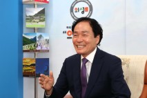 김주수 의성군수, 차분한 분위기속 마지막 1년 시작