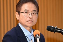 '암 판정' 이철우 경북지사 출근…"李 정부 정책이 경북 정책"