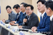 [화보] 경기도의원들 만난 박찬대 민주당 당대표 후보