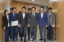 경기도의원 만난 박찬대, 