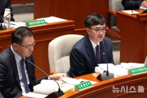 기재차관 "추경 물가 자극 극히 제한적…내년까지 0.2%p 경제상승 효과"