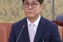 '아빠 찬스' 취업 논란…최휘영 "딸, 독자적인 인생 개척하며 커와"(종합)