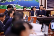 김윤덕 국토장관 청문회 공방…與 "리더십 검증" 野 "자녀 전세 '아빠찬스'"