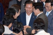 한 달 남은 與전대…정청래 “스트라이커” 박찬대 “팀워크”