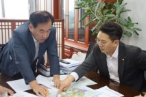 전용기 의원, 국회 국토위원장과 진안신도시 열병합발전소 건립반대 비대위 면담