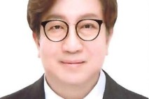 [신율 칼럼] 여론 속 '섬'이 되어가는 보수 정치의 위기