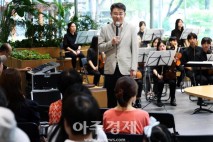 [포토] 노원구청 로비를 무대로 만든 '노원구립청소년교향악단'의 특별한 연주회