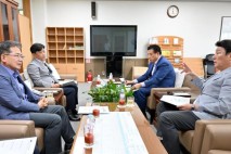 김진열 군위군수 &quot;강대식 국회의원과 군위 현안 해결‧예산 정책 긴급 협의&quot;