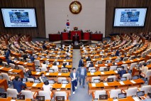 노란봉투법 국회 본회의 상정…여야 필리버스터 돌입