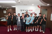 오성환 당진시장, 대통령금배 우승 신평고 축구부에 격려