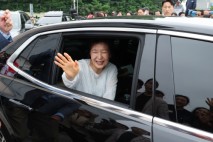박근혜·이명박 전 대통령, 李대통령 '국민임명식'에 불참