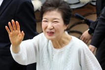 李대통령 ‘국민임명식’에 박근혜·이명박 불참