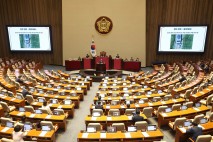 노란봉투법 본회의 상정…野 “민노총 청구서” 與 “원청 노동자 권리 보장”
